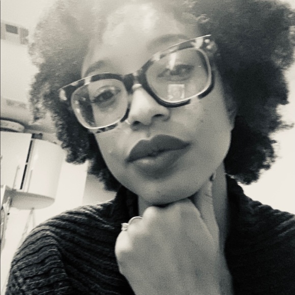 Meet your Posher, Tahira - Picture 2 of 5